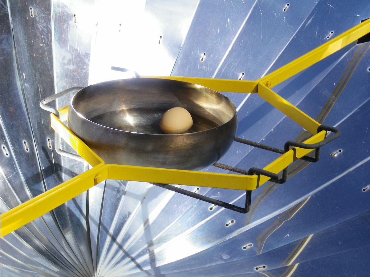 Solar Cooker at Equator Centre02